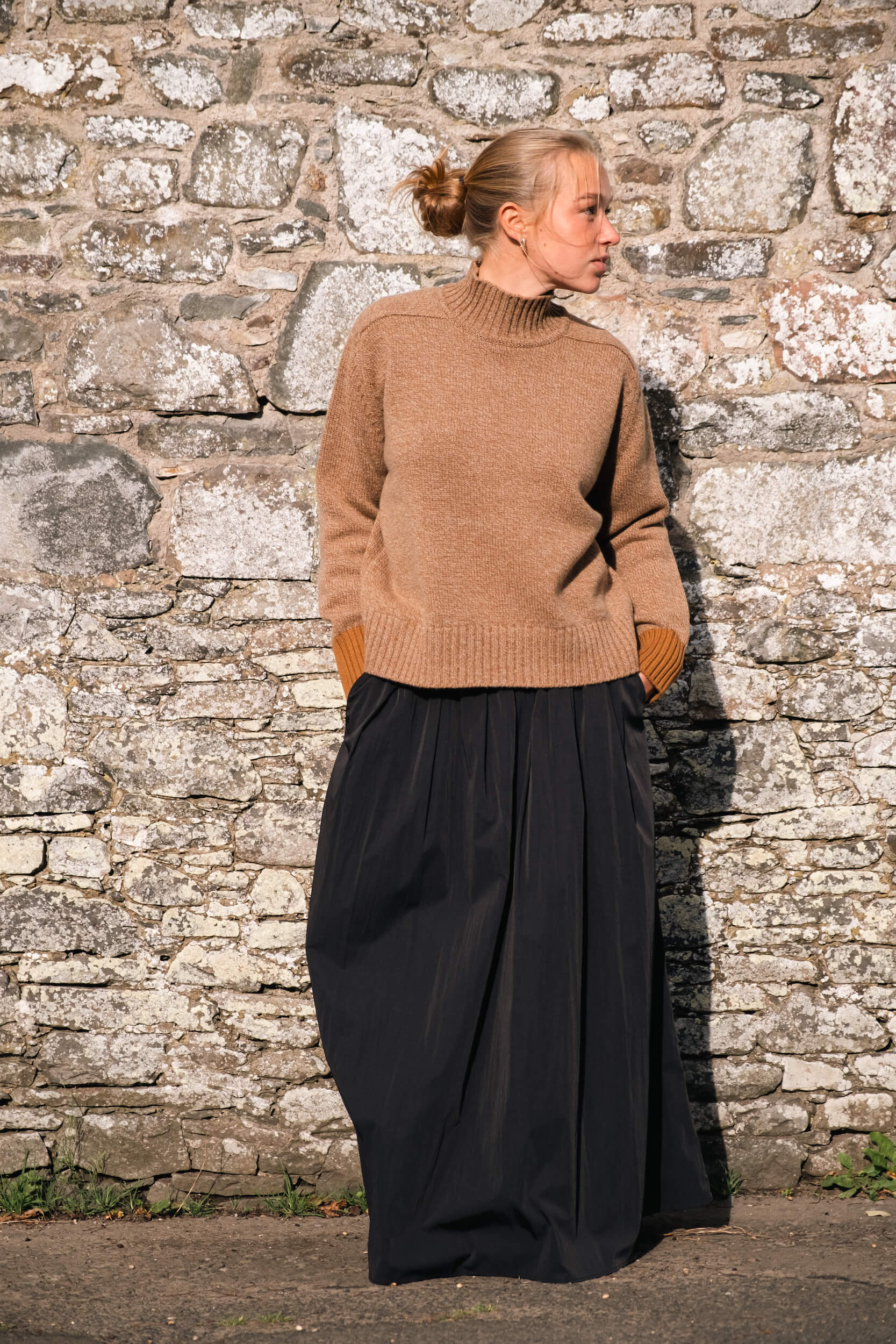 Maree knit is made with the finest Scottish spun lambswool. Knitted in a chunky luxurious 4 ply yarn with a funnel neck, contrast cuffs and a boxy, oversize fit. Traditionally made with fully fashioned knitting techniques and linked together by hand. Crafted within 80 miles of our design studio in the Scottish Borders.